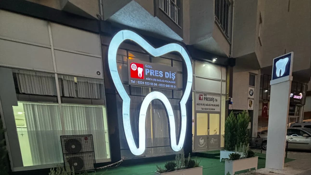 PRES DİŞ ÖZEL AĞIZ VE DİŞ SAĞLIĞI POLİKLİNİĞİ klinik kapak fotoğrafı