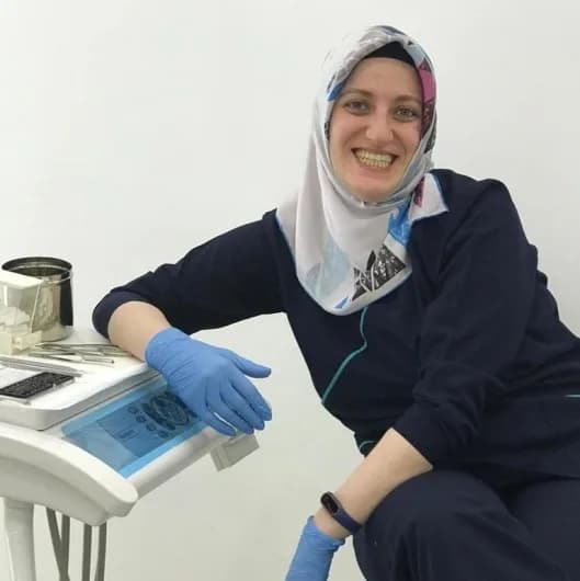 Uzm. Dt. Zeynep Beyza Yıldırım, Ortodonti klinik kapak fotoğrafı