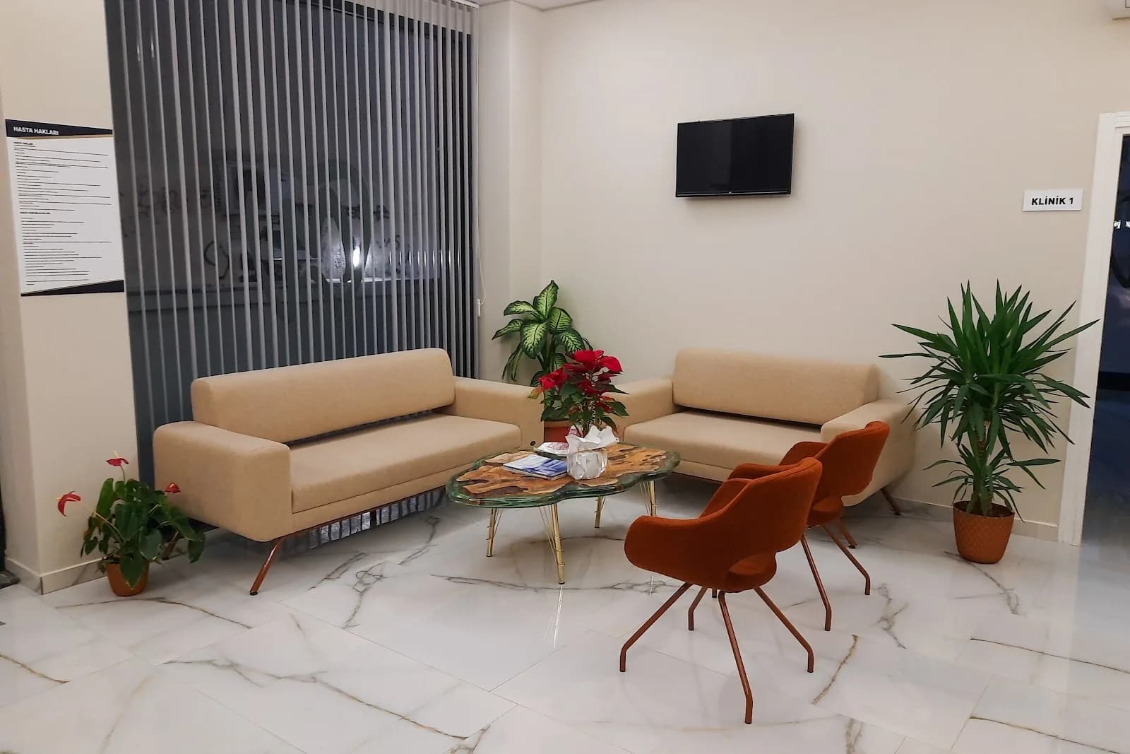 Diş hekimi Mustafa oğuz klinik kapak fotoğrafı