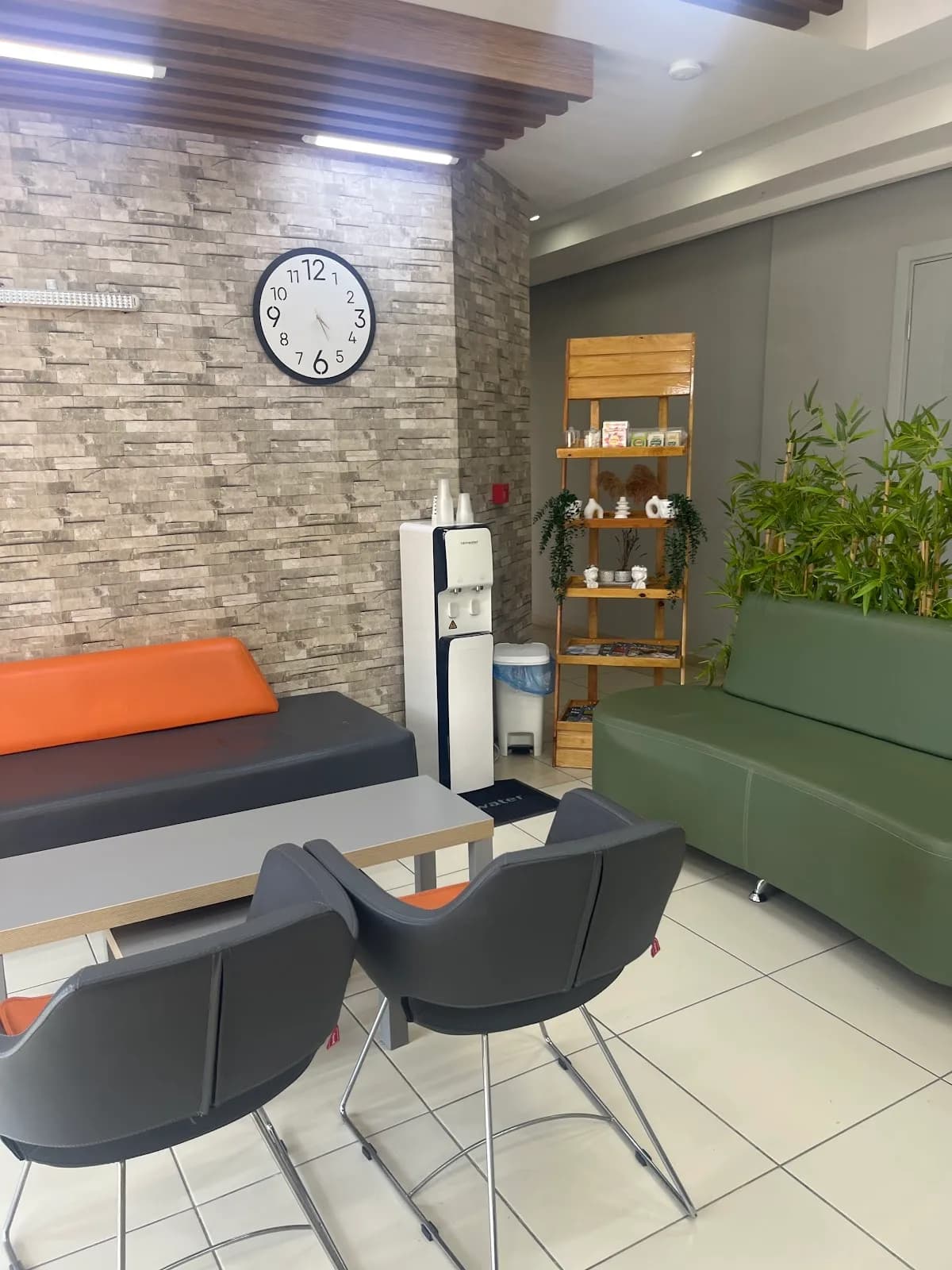 Devadent Ağız ve Diş Sağlığı Polikliniği klinik kapak fotoğrafı