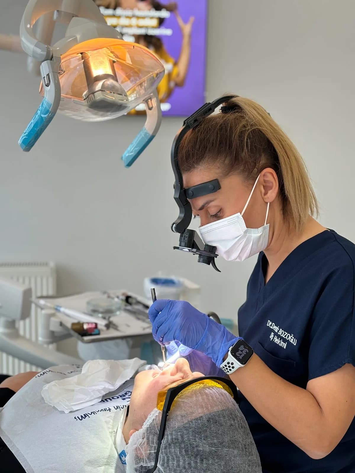 Dt. Deniz Bozoğlu, Diş Hekimi klinik kapak fotoğrafı
