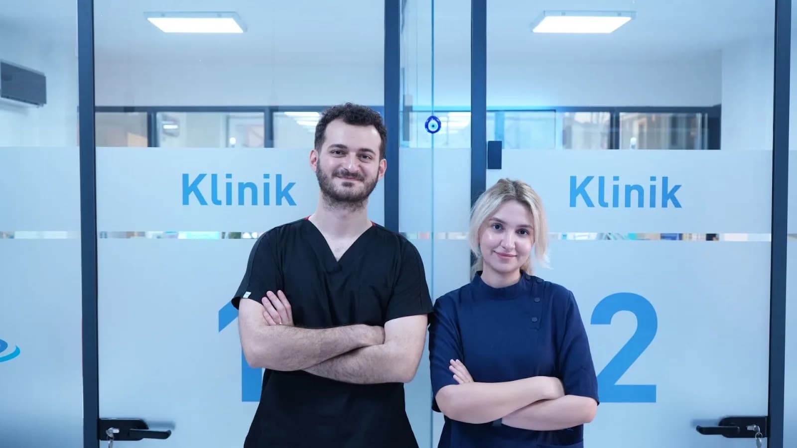 Dt. Korhan Deniz OKUR&Hatice TAŞTAN OKUR klinik kapak fotoğrafı