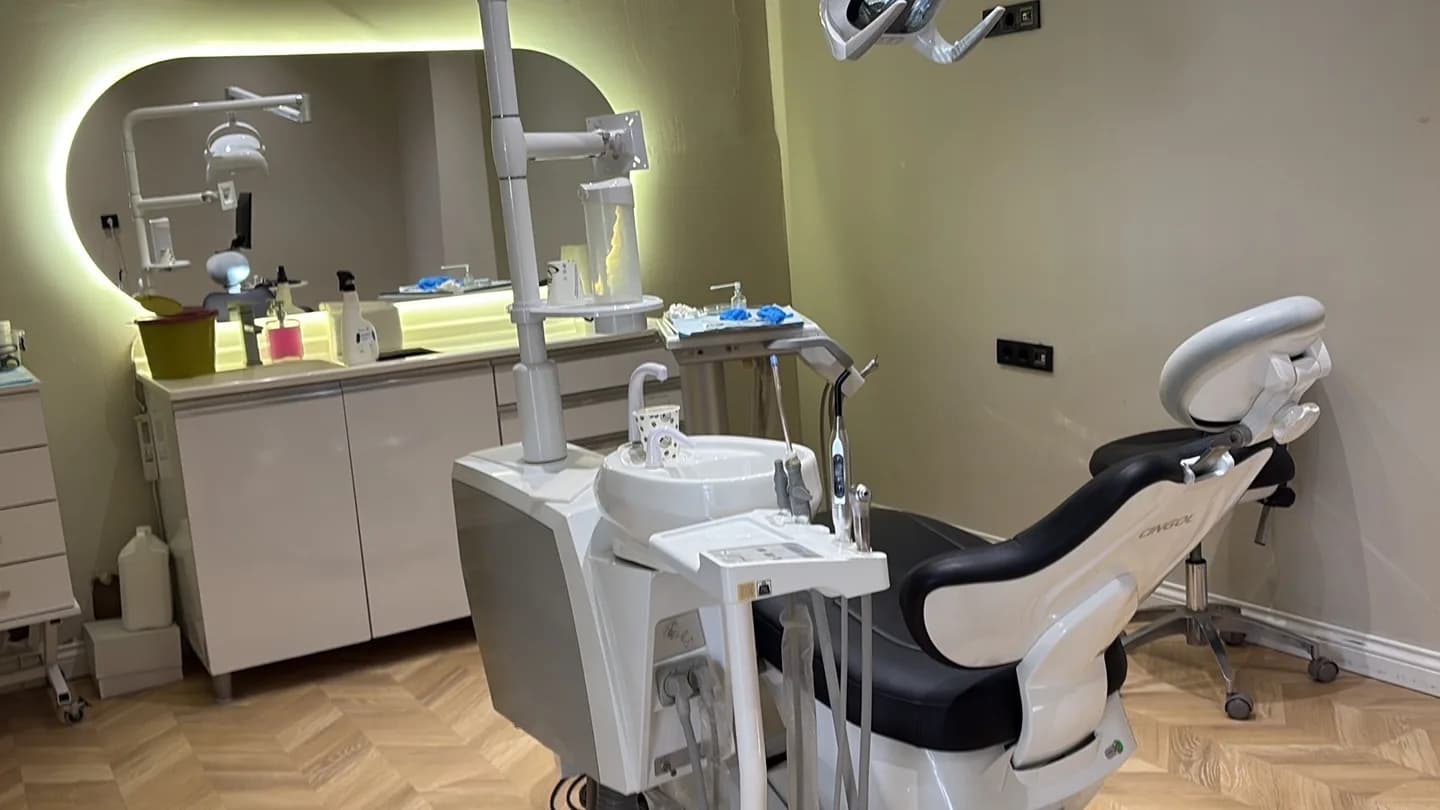 DENTATÜRK AĞIZ VE DİŞ SAĞLIĞI POLİKLİNİĞİ klinik kapak fotoğrafı
