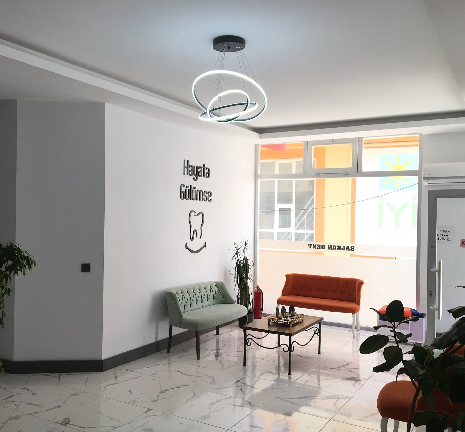 Özel Balkan Dent Ağız ve Diş Sağlığı Polikliniği klinik kapak fotoğrafı